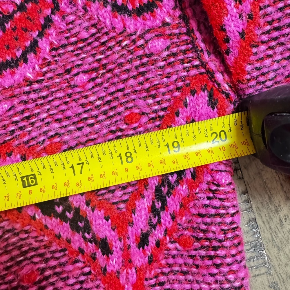 Stylish Pink Paisley Women's cardigan - Picture 8 of 13